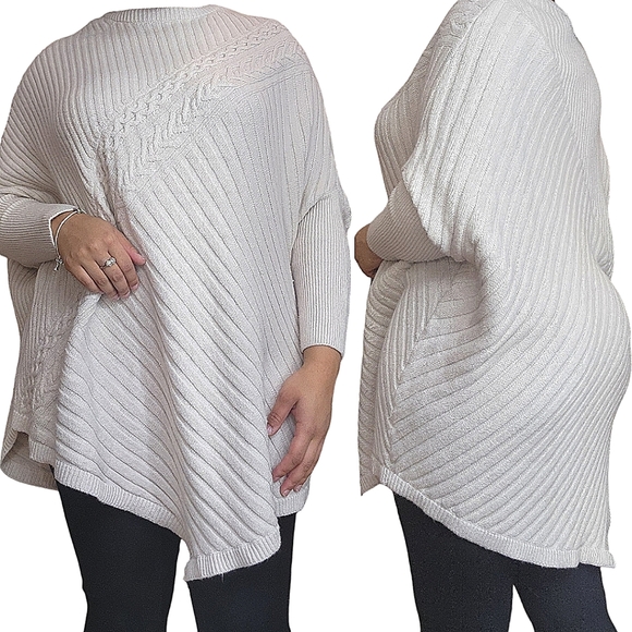 Simply Vera Vera Wang Sweaters - ☆Simply Vera Vera Wang Cream Poncho Sweater☆